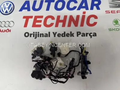 8K0820511C 8K0820511D Ayar Motoru 8K1971566 8K1971566A Klima Tesisatı Audi A4 Audi A5 Audi Q5 Klima Ayar Motoları Audi Klima Klape Motorları